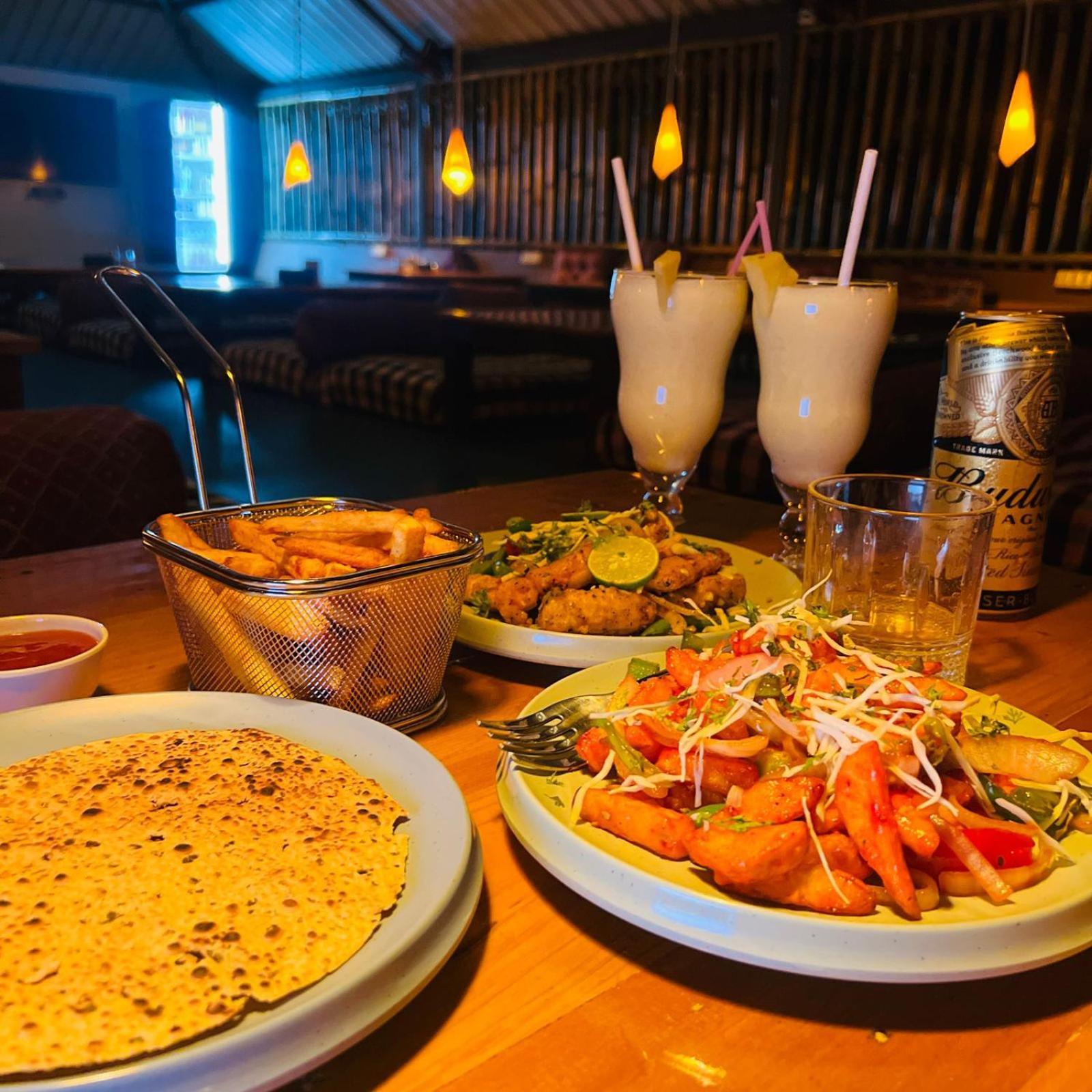 Hampi Village Resort & Tutti Cafe Экстерьер фото