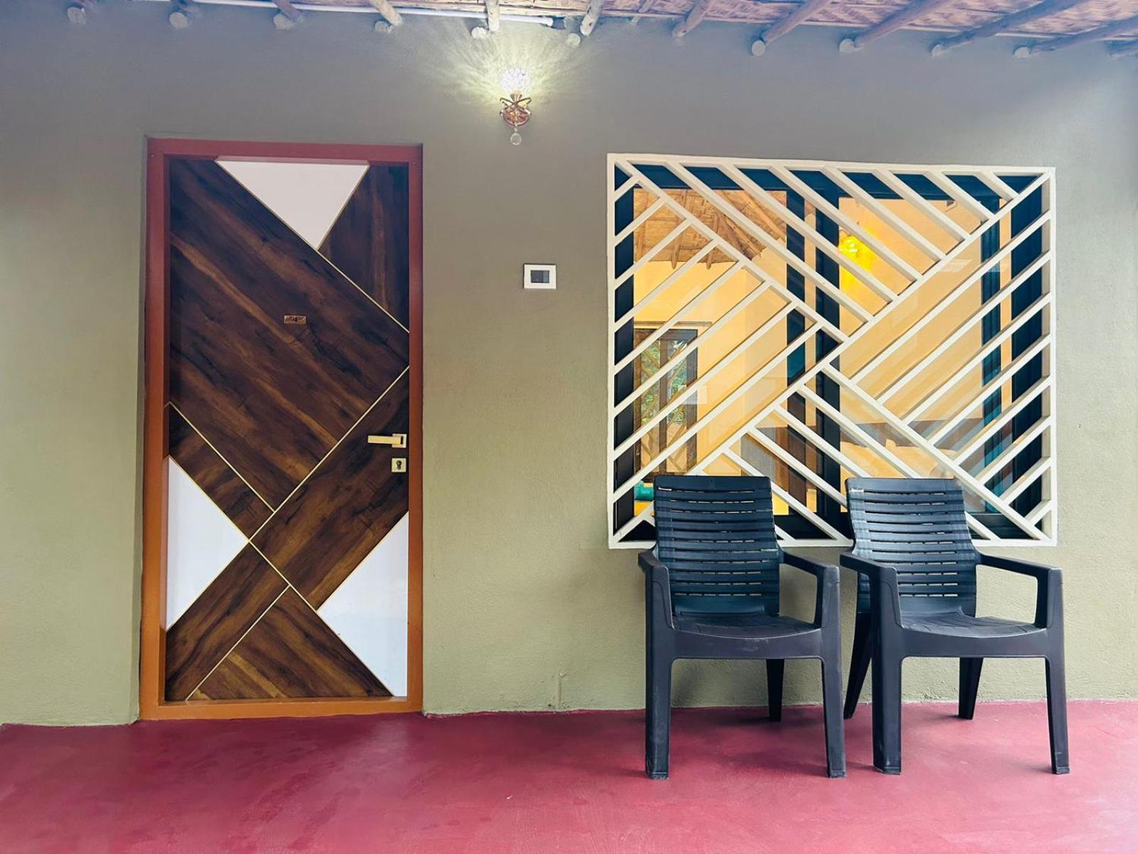 Hampi Village Resort & Tutti Cafe Экстерьер фото