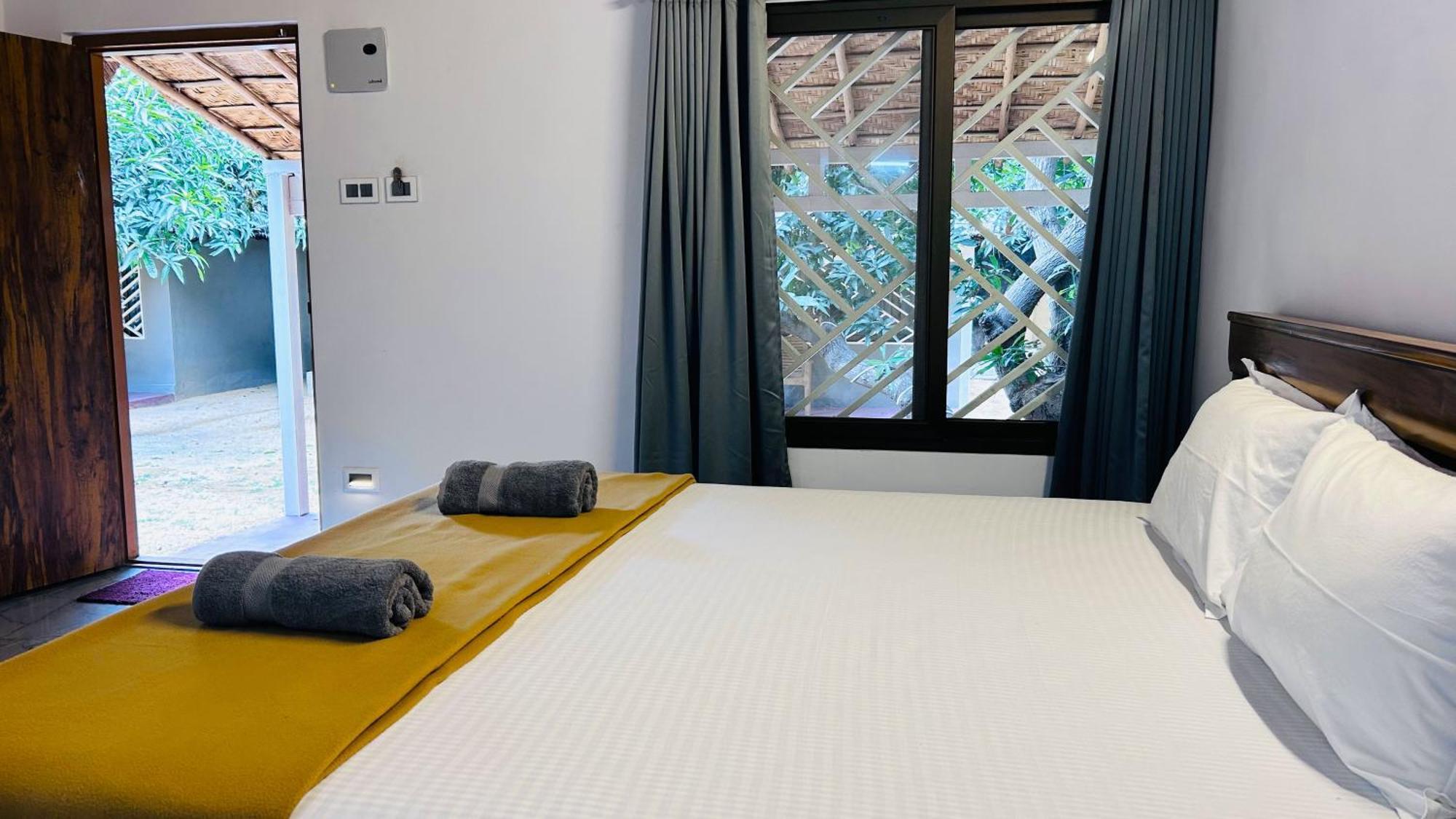 Hampi Village Resort & Tutti Cafe Экстерьер фото